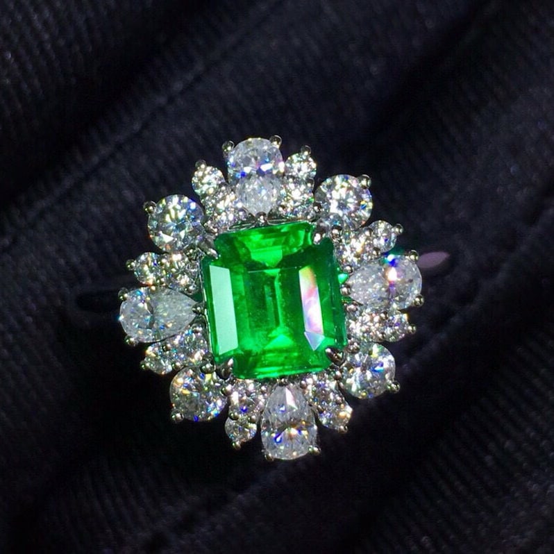 14k Gold 1.18 Ct Vivid Green Natural Emerald & Diamond Ring/pendant( Without Chain ): Ref:230938086 // gold content:14k gold // ring size:7. 25us // // main gemstone:emerald // shape:octagonal // carat weight:1. 18ct // color:vivid green // treatment:natural // // adjacent gemstone