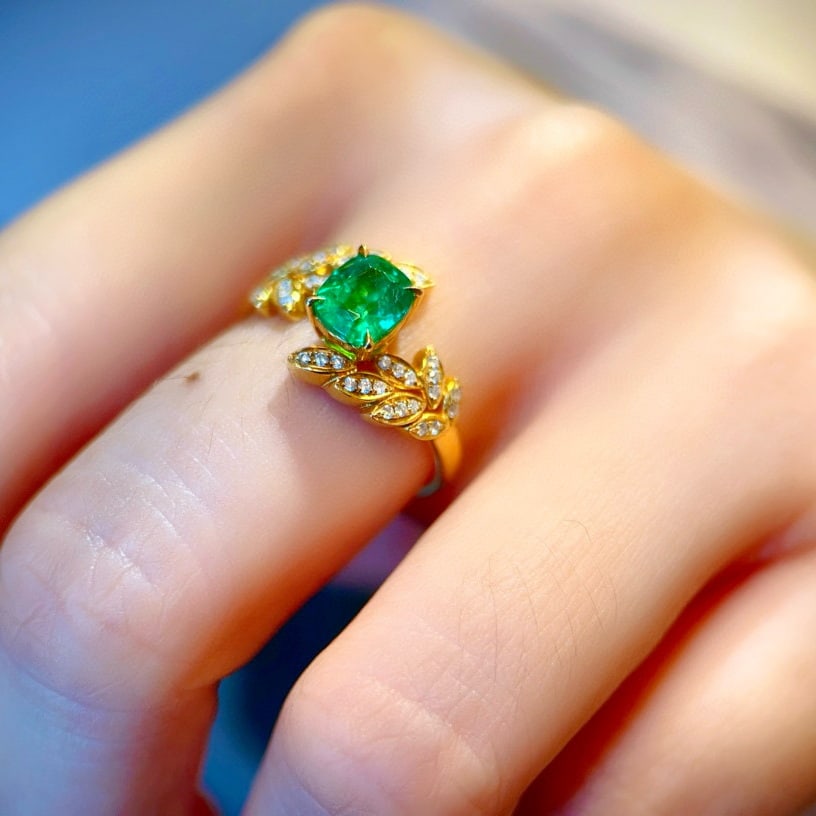 14k Gold 1.20 Ctw Vivid Green Natural Emerald & Diamond Ring - 5