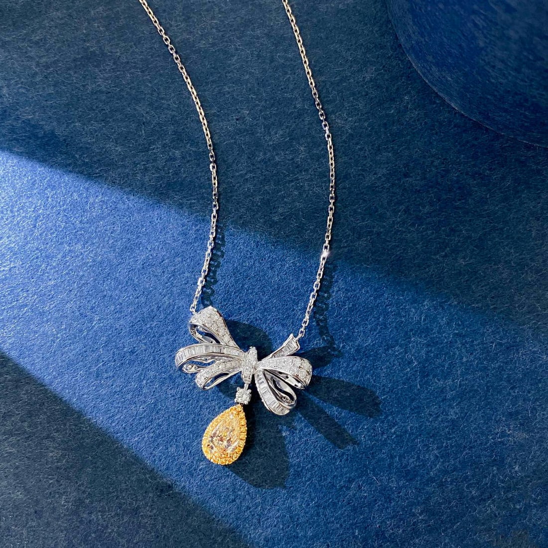 14k Gold 0.95 Ctw Natural Yellow Diamond & Diamond Necklace - 5