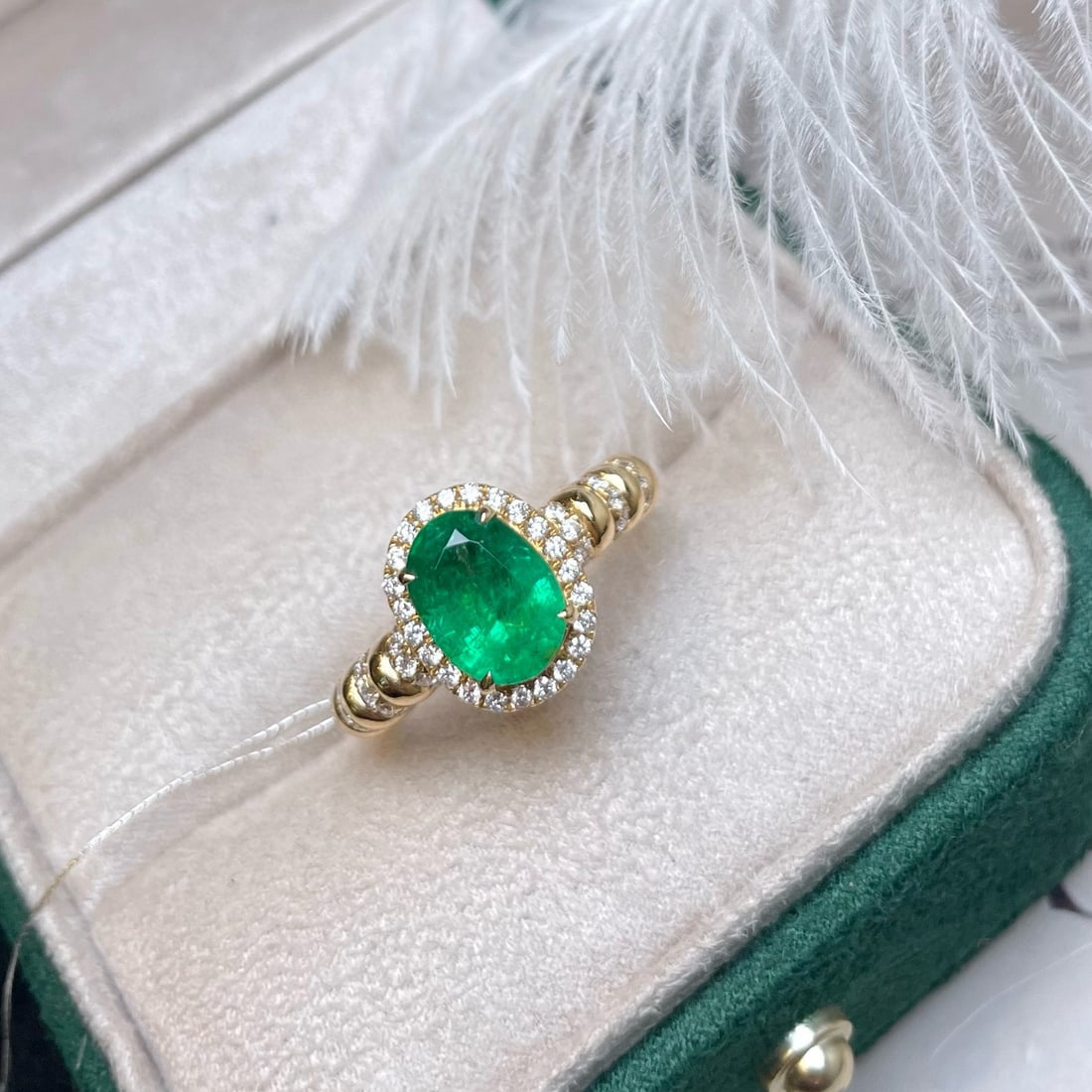 14k Gold 2.12 Ctw Vivid Green Natural Emerald & Diamond Ring: Ref:230938103 // gold content:14k gold // ring size:7. 25us // // main gemstone:emerald // shape:oval // carat weight:1. 81ct // color:vivid green // treatment:natural // // adjacent gemstone 2 :
