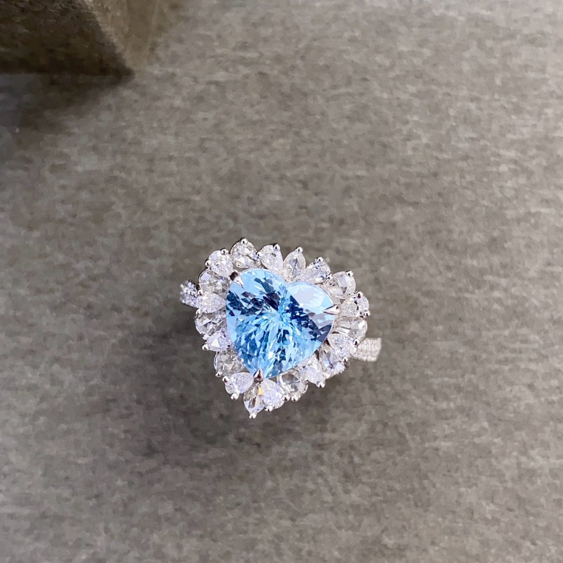 14k Gold 3.94 Ctw Natural Aquamarine & Diamond Ring - 4