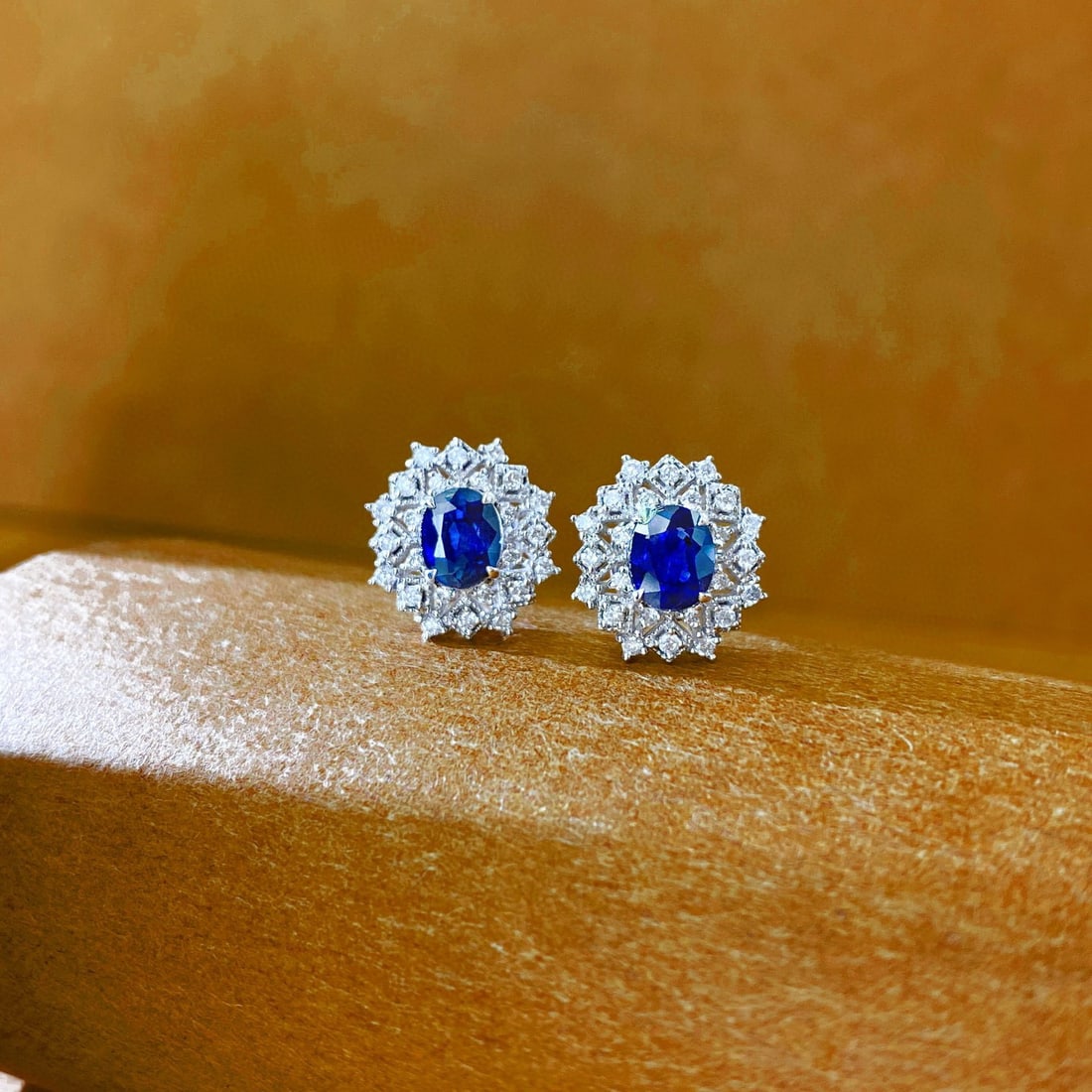 14k Gold 1.45 Ctw Natural Sapphire & Diamond Earrings: Ref:230938106 // gold content:14k gold // main gemstone:sapphire // shape:oval // carat weight:1. 2ct // color:royal blue // treatment:natural // // adjacent gemstone 2 : diamond // shape:round //