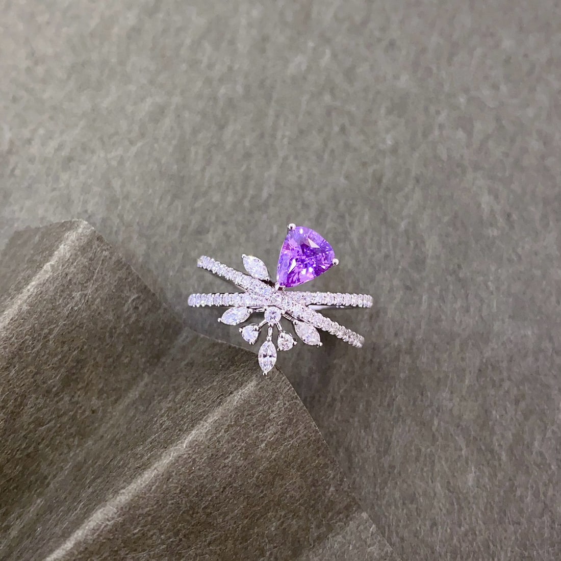 14k Gold 1.60 Ctw Natural Sapphire & Diamond Ring: Ref:230938107 // gold content:14k gold // ring size:7. 25us // // main gemstone:sapphire // shape:pear // carat weight:1. 02ct // color:purple // treatment:natural // // adjacent gemstone 2 :