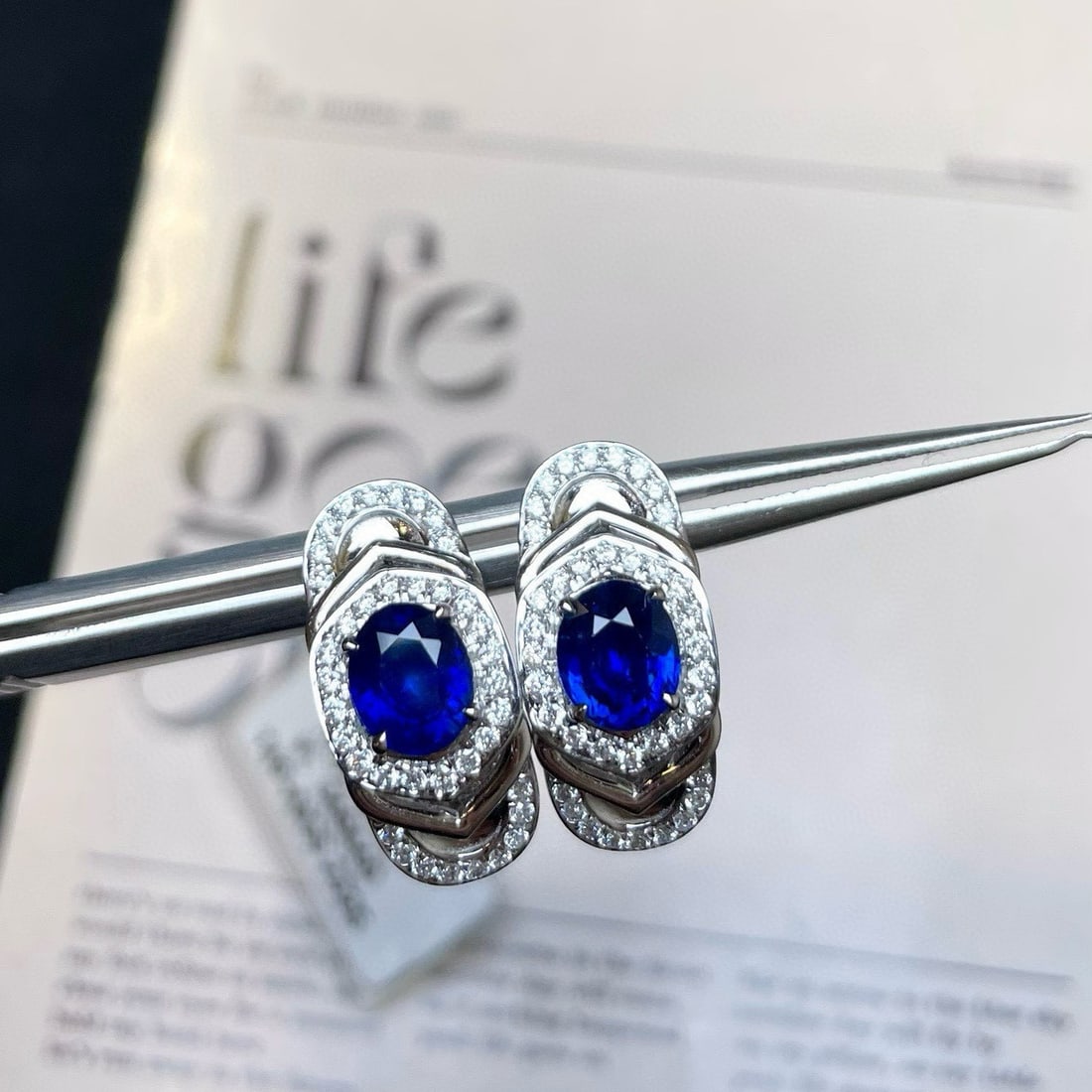 14k Gold 2.69 Ctw Natural Sapphire & Diamond Earrings: Ref:230938118 // gold content:14k gold // main gemstone:sapphire // shape:oval // carat weight:2. 16ct // color:royal blue // treatment:natural // // adjacent gemstone 2 : diamond // shape:round //