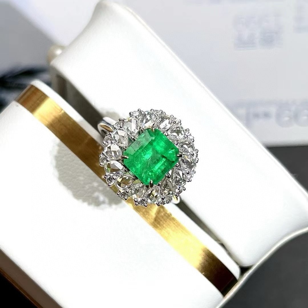 14k Gold 3.07 Ctw Vivid Green Natural Emerald & Diamond Ring - 3