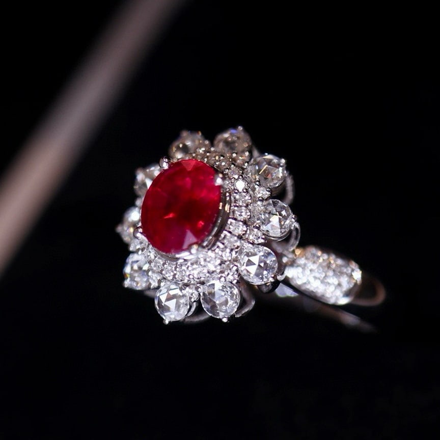 14k Gold 0.82 Ct Vivid Red Natural Ruby & Diamond Ring - 3