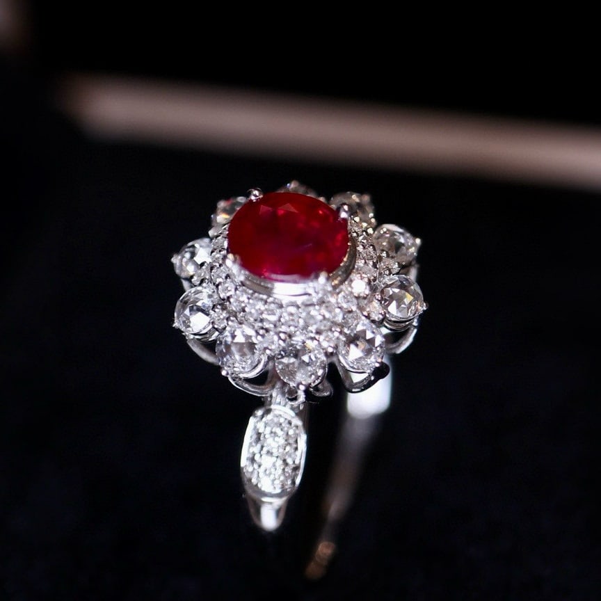 14k Gold 0.82 Ct Vivid Red Natural Ruby & Diamond Ring - 4