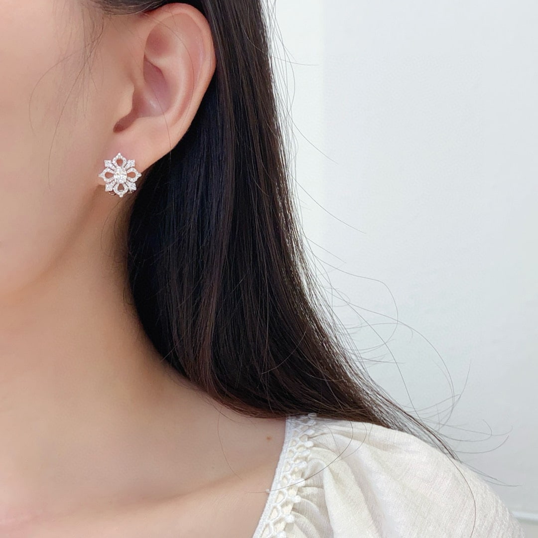 Gia Certified 14k Gold 0.89 Ctw Natural D Si1 Oval Diamond Earrings - 4