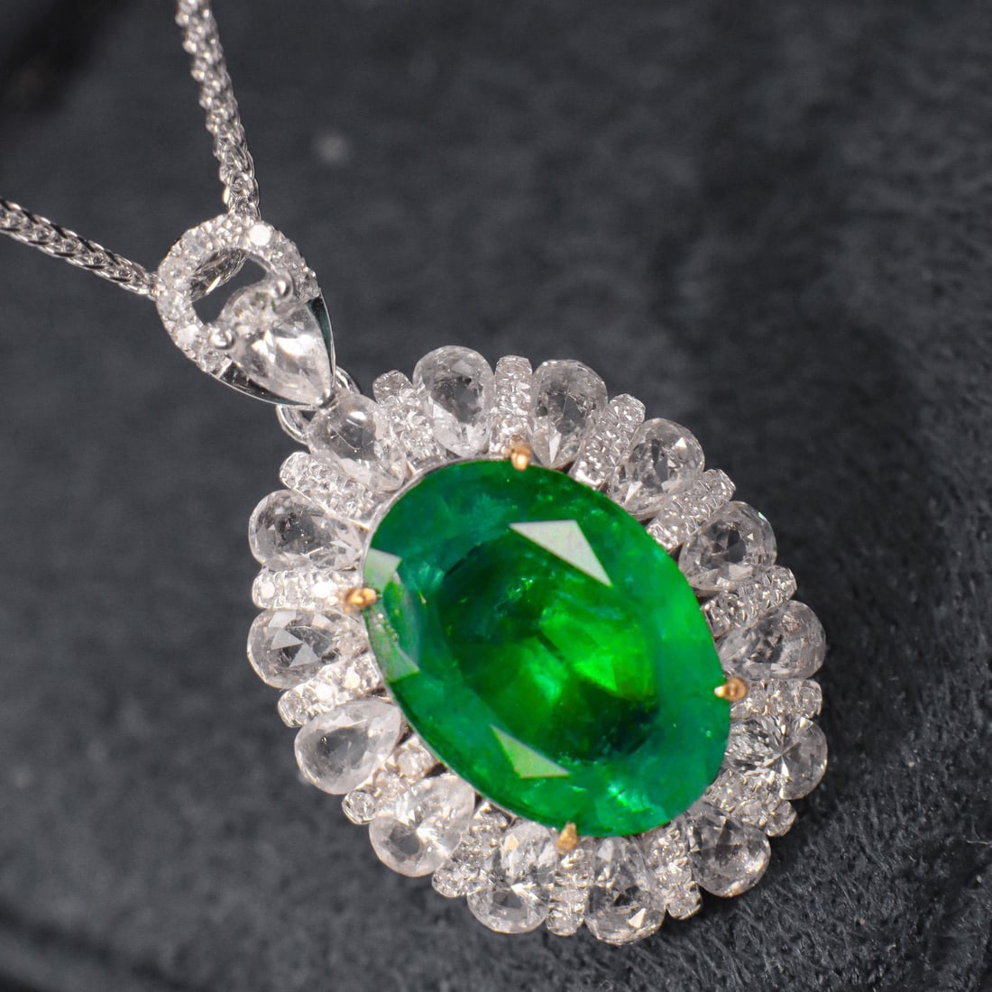 14k Gold 2.87 Ctw Vivid Green Natural Emerald & Diamond Pendant( Without Chain ) - 2