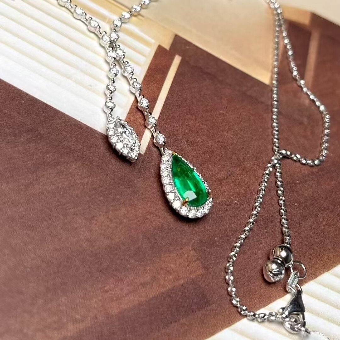 14k Gold 3.11 Ctw Vivid Green Natural Emerald & Diamond Necklace - 2