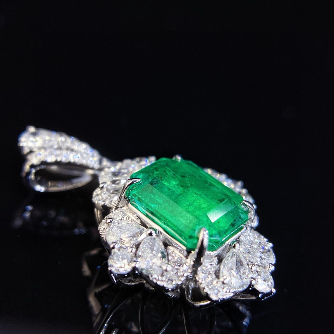 14k Gold 2.50 Ctw Vivid Green Natural Emerald & Diamond Pendant( Without Chain ) - 7