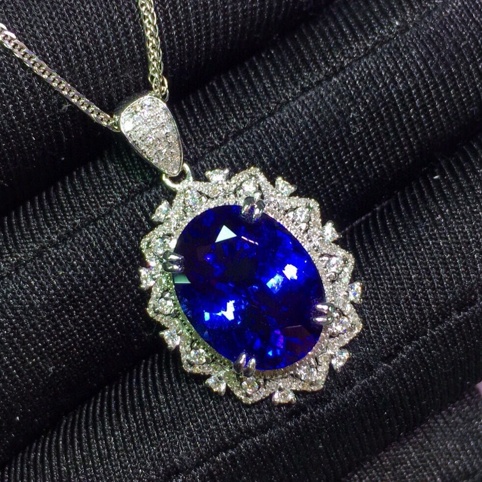 14k Gold 6.8 Ct Natural Tanzanite & Diamond Pendant( Without Chain ) - 2