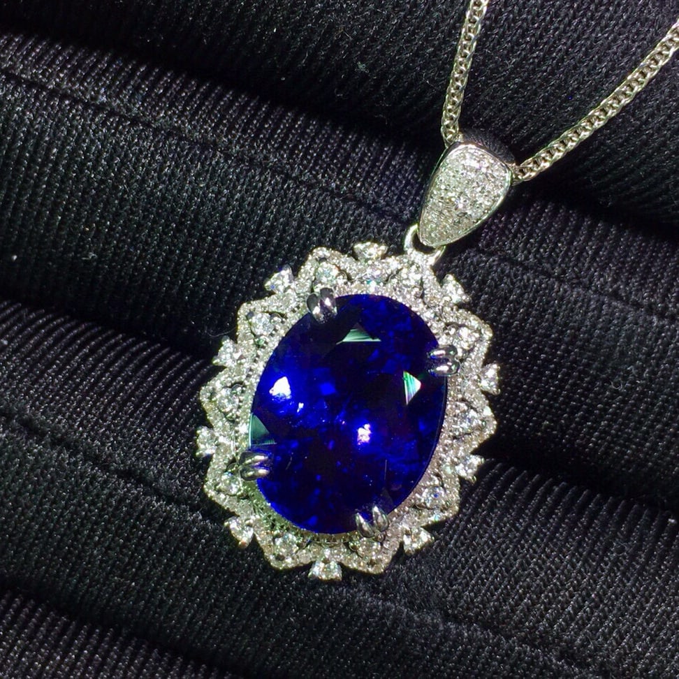 14k Gold 6.8 Ct Natural Tanzanite & Diamond Pendant( Without Chain ) - 3