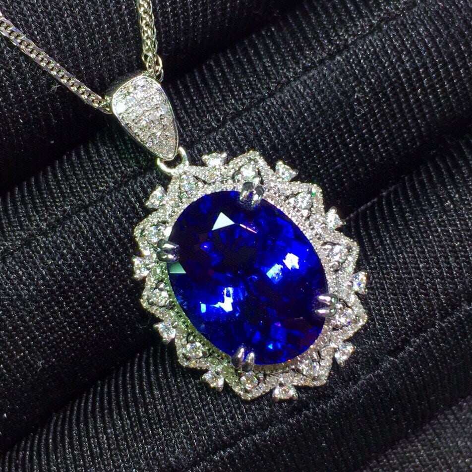 14k Gold 6.8 Ct Natural Tanzanite & Diamond Pendant( Without Chain ) - 5