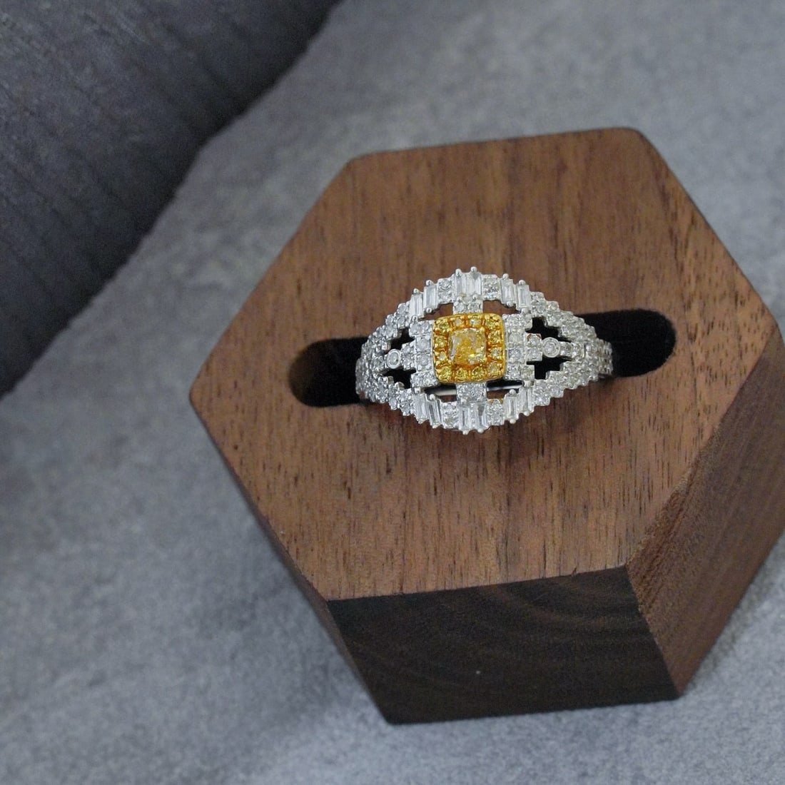 14k Gold 0.7 Ct Natural Color Diamond Ring - 2