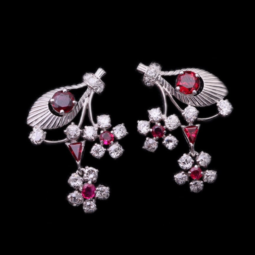 14k Gold 2 Ct Natural Ruby & Diamond Earrings: Ref:230938177 // gold content:14k gold // main gemstone:ruby // shape:multiply // carat weight:2ct // color:red // treatment:natural // // adjacent gemstone 2 : diamond // shape:round // clarity