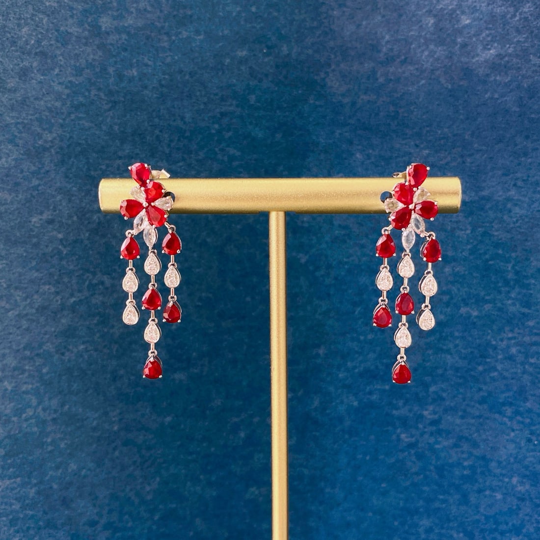 14k Gold 3.93 Ctw Natural Ruby & Diamond Earrings: Ref:230938191 // gold content:14k gold // main gemstone:ruby // shape:pear // carat weight:3. 4ct // color:pigeonblood red // treatment:natural // // adjacent gemstone 2 : diamond // shape:multiply