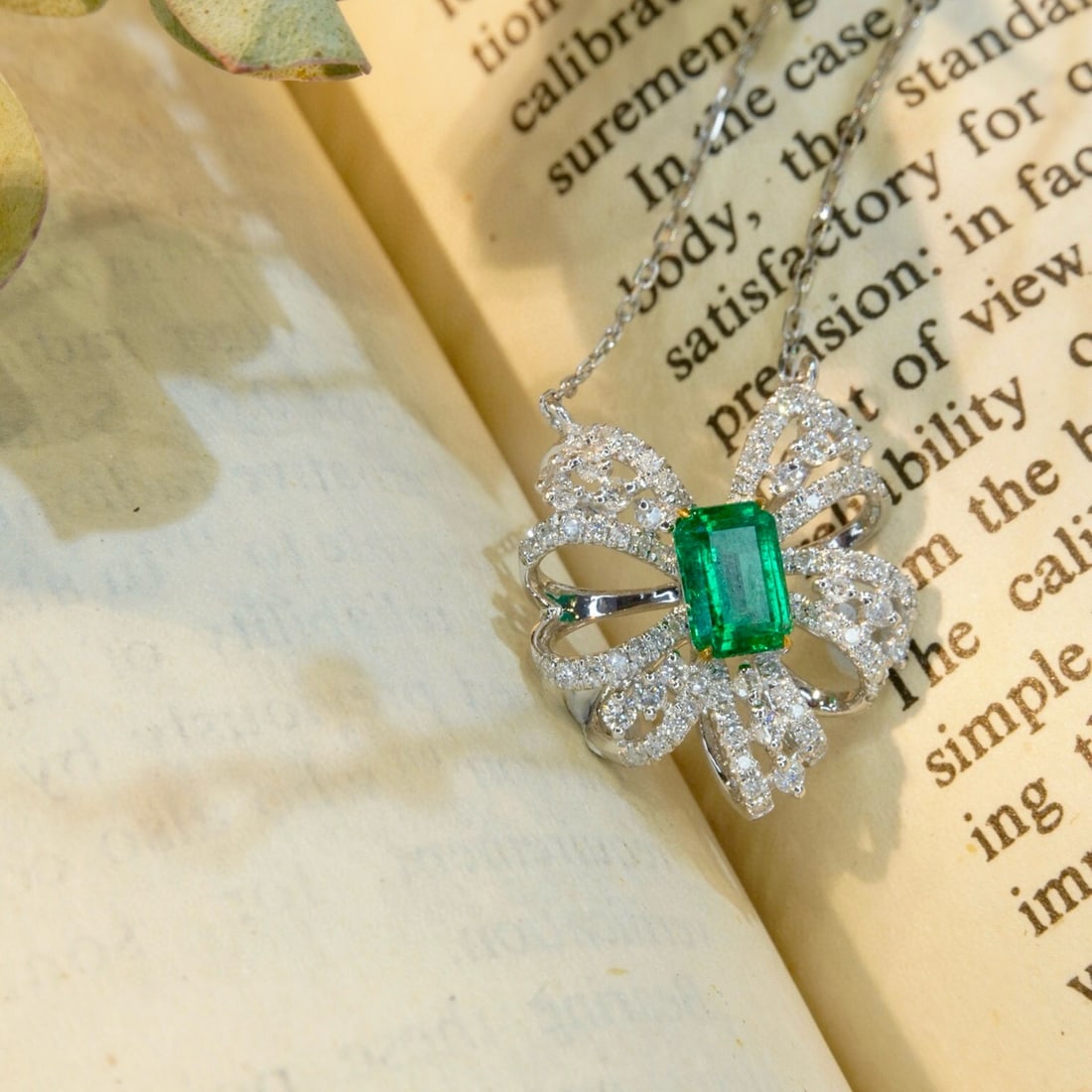 14k Gold 1.03 Ctw Vivid Green Natural Emerald & Diamond Necklace - 2