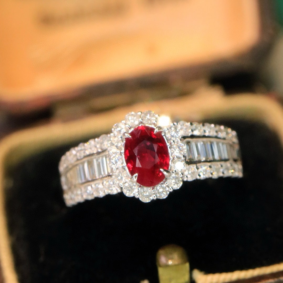 14k Gold 1.75 Ctw Vivid Red Natural Ruby & Diamond Ring: Ref:230938195 // gold content:14k gold // ring size:7. 25us // // main gemstone:ruby // shape:oval // carat weight:0. 85ct // color:vivid red // treatment:natural // // adjacent gemstone 2 :