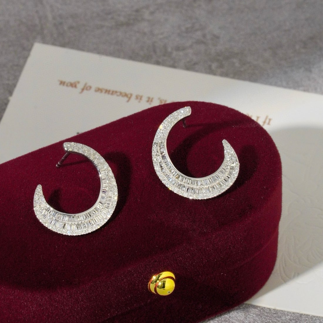 14k Gold 1.02 Ct Natural H Diamond Earrings: Ref:230938196 // gold content:14k gold // main gemstone:diamond // shape:multiply // carat weight:1. 02ct // clarity grade:vs-si // color:h // treatment:natural // Condition: NewLow Estimate: