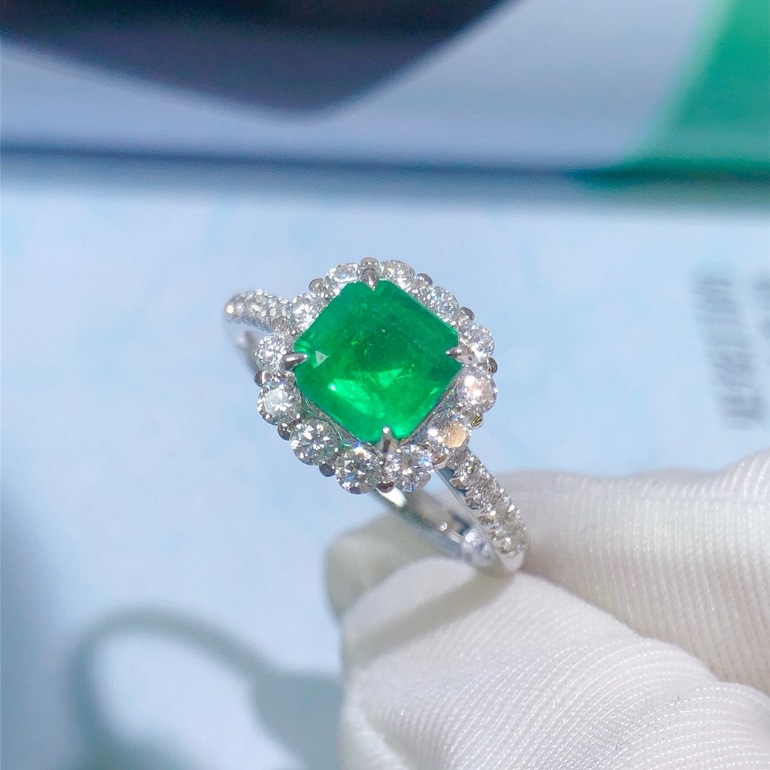 14k Gold 1.98 Ctw Vivid Green Natural Emerald & Diamond Ring - 3