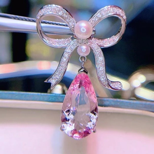 14k Gold 3.8 Ct Natural Morganite & Diamond Pendant( Without Chain ): Ref:230938220 // gold content:14k gold // main gemstone:morganite // shape:pear // carat weight:3. 8ct // color:cherry blossom color // treatment:natural // // adjacent gemstone 2 : diamond //