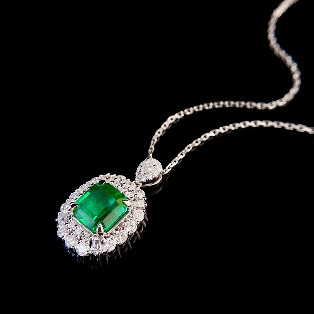 14k Gold 2.63 Ctw Vivid Green Natural Emerald & Diamond Pendant( Without Chain ) - 3