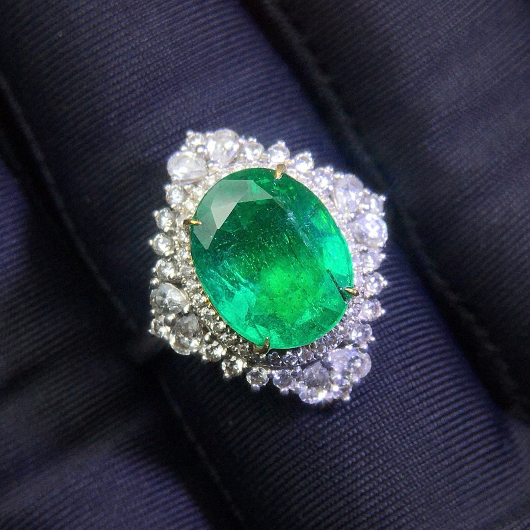14k Gold 3.59 Ctw Vivid Green Natural Emerald & Diamond Ring - 2