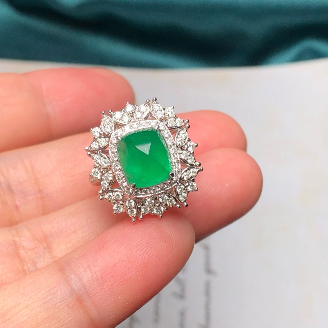 14k Gold 3.69 Ctw Vivid Green Natural Emerald & Diamond Ring - 4