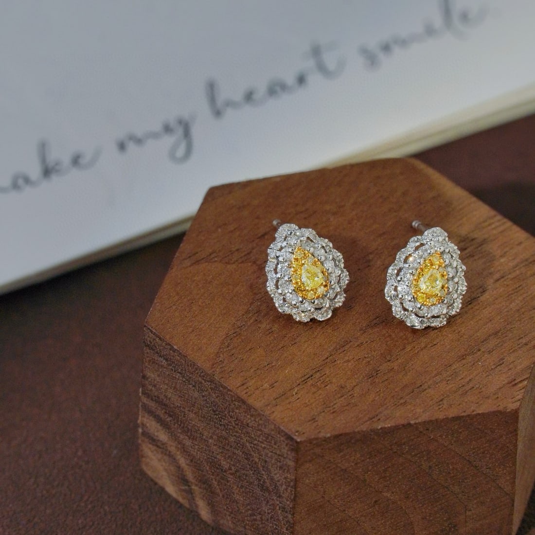 14k Gold 0.8 Ct Natural Color Diamond Earrings - 2