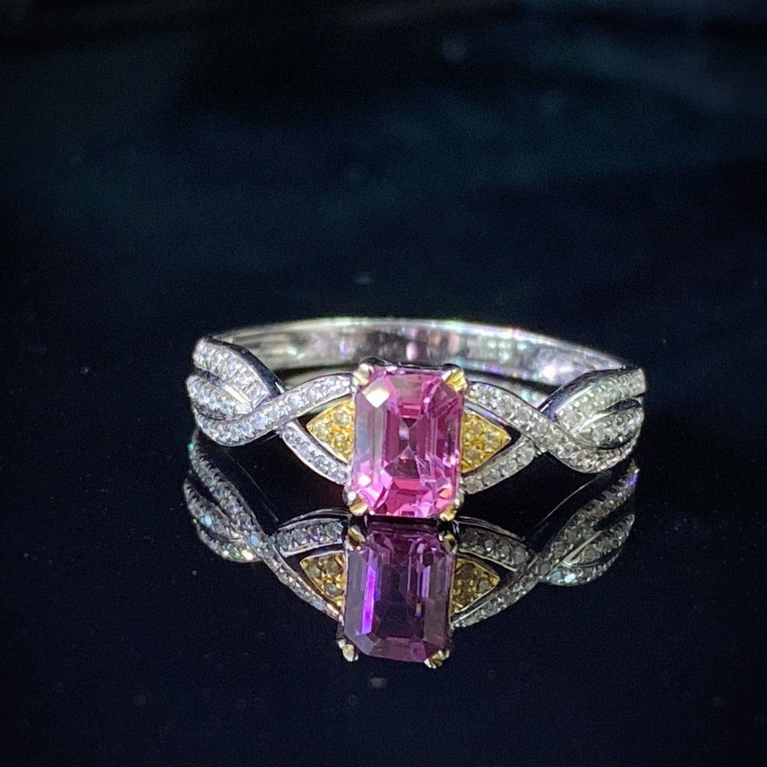 14k Gold 0.70 Ct Natural Padparadscha Sapphire & Diamond Ring: Ref:230938272 // gold content:14k gold // ring size:7. 25us // // main gemstone:padparadscha sapphire // shape:octagonal // carat weight:0. 70ct // color:orangish pink // treatment:natural // // adjac