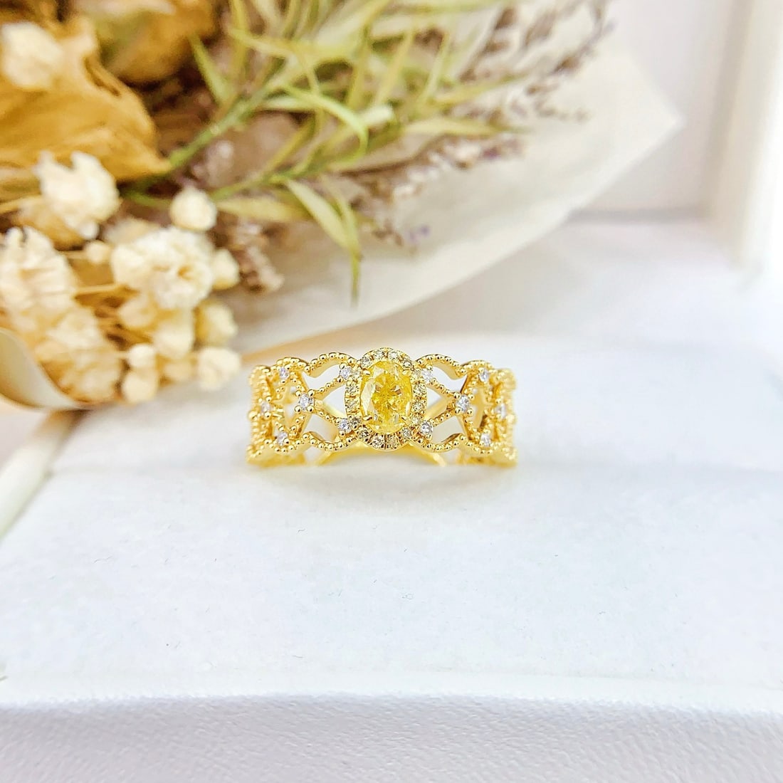 14k Gold 0.58 Ctw Natural Yellow Diamond & Diamond Ring: Ref:230938277 // gold content:14k gold // ring size:7. 25us // // main gemstone:yellow diamond // shape:oval // carat weight:0. 43ct // color:yellow // treatment:natural // // adjacent gemstone 2