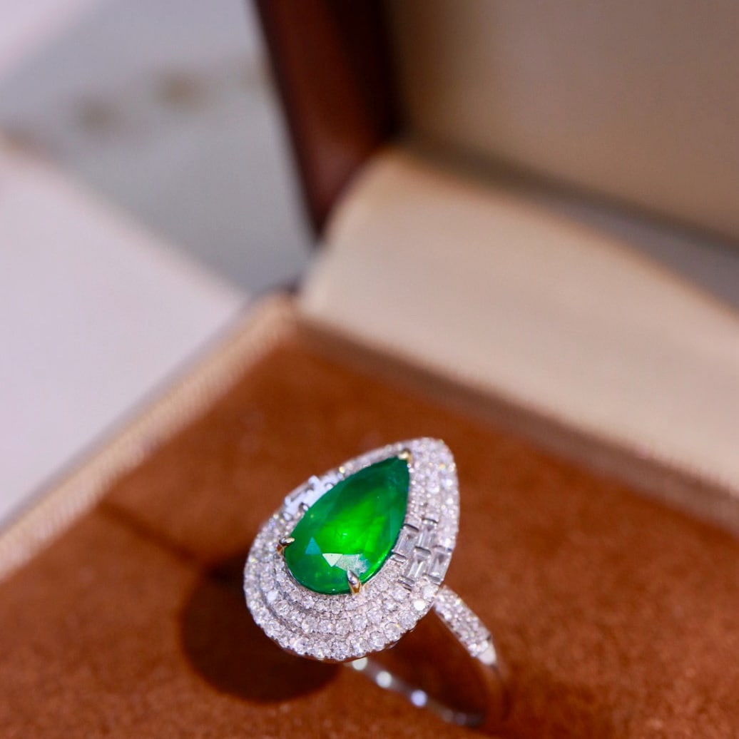 14k Gold 2.15 Ctw Vivid Green Natural Emerald & Diamond Ring - 4