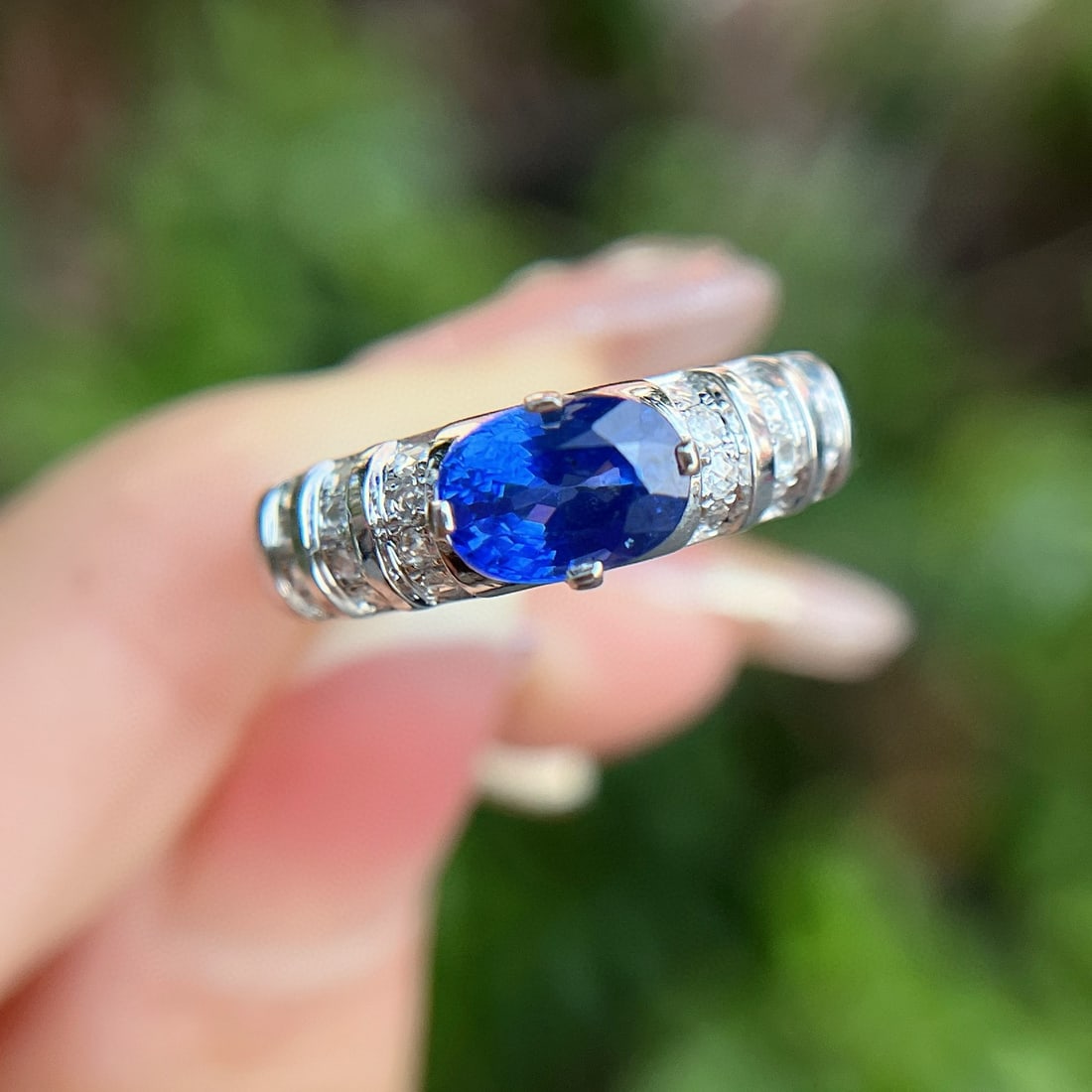 14k Gold 1.60 Ctw Natural Sapphire & Diamond Ring: Ref:230938297 // gold content:14k gold // ring size:7. 25us // // main gemstone:sapphire // shape:oval // carat weight:1. 50ct // color:blue // treatment:natural // // adjacent gemstone 2 :