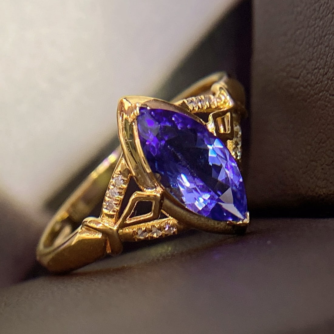 14k Gold 1.15 Ct Natural Tanzanite & Diamond Ring - 3