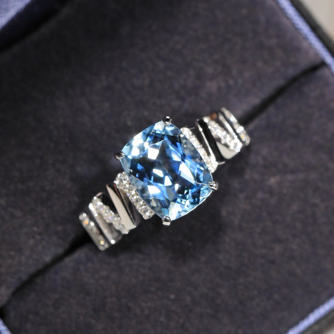 14k Gold 2.53 Ct Natural Aquamarine & Diamond Ring - 3