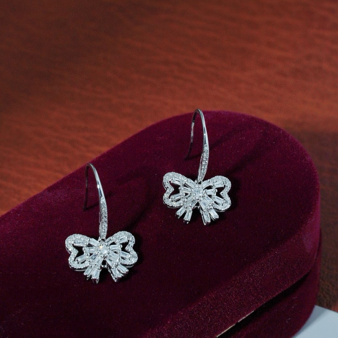 14k Gold 0.5 Ct Natural H Diamond Earrings: Ref:230938338 // gold content:14k gold // main gemstone:diamond // shape:multiply // carat weight:0. 5ct // clarity grade:vs-si // color:h // treatment:natural // Condition: NewLow Estimate: