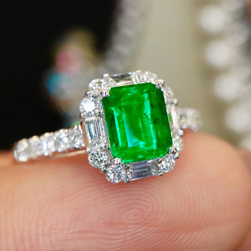 14k Gold 1.21 Ctw Vivid Green Natural Emerald & Diamond Ring - 2