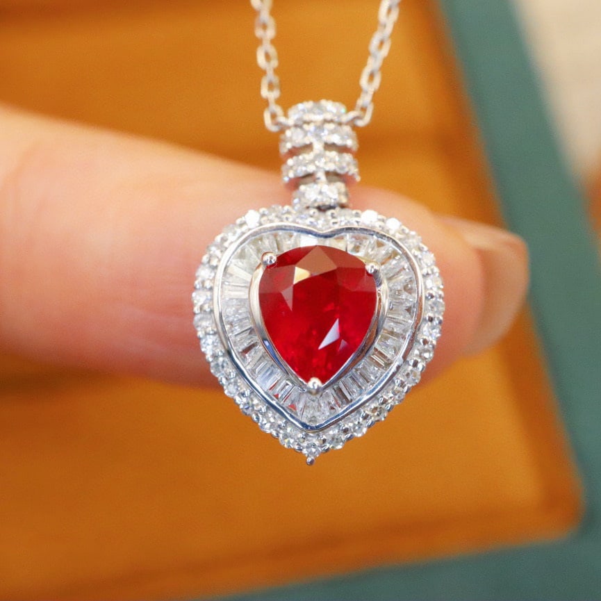 14k Gold 1.62 Ctw Natural Ruby & Diamond Necklace: Ref:230938361 // gold content:14k gold // main gemstone:ruby // shape:pear // carat weight:1. 13ct // color:pigeonblood red // treatment:natural // // adjacent gemstone 2 : diamond // number of