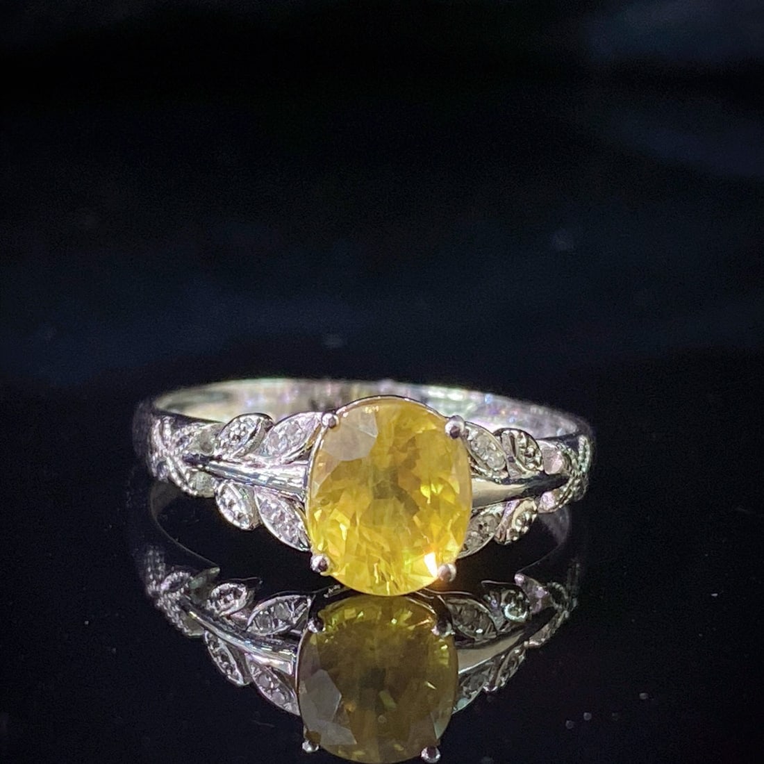 14k Gold 1.82 Ct Natural Sapphire & Diamond Ring: Ref:230938369 // gold content:14k gold // ring size:7. 25us // // main gemstone:sapphire // shape:oval // carat weight:1. 82ct // color:yellow // treatment:natural // // adjacent gemstone 2 :