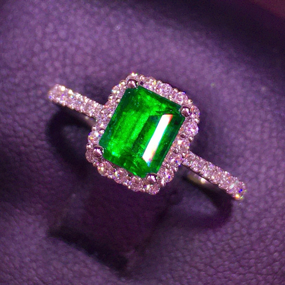 14k Gold 1.01 Ct Vivid Green Natural Emerald & Diamond Ring - 6