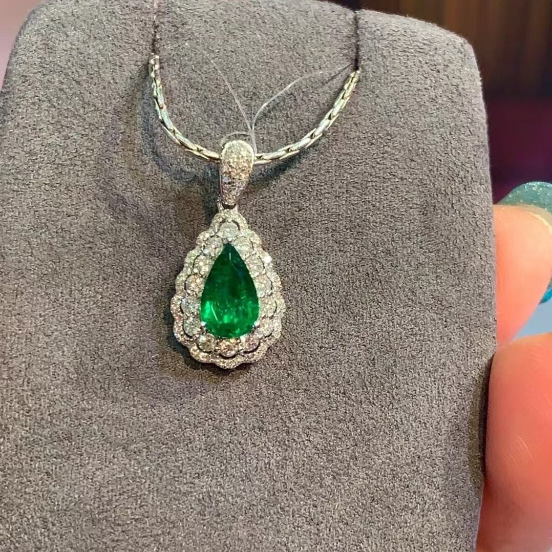 14k Gold 1.20 Ctw Vivid Green Natural Emerald & Diamond Pendant( Without Chain ) - 4