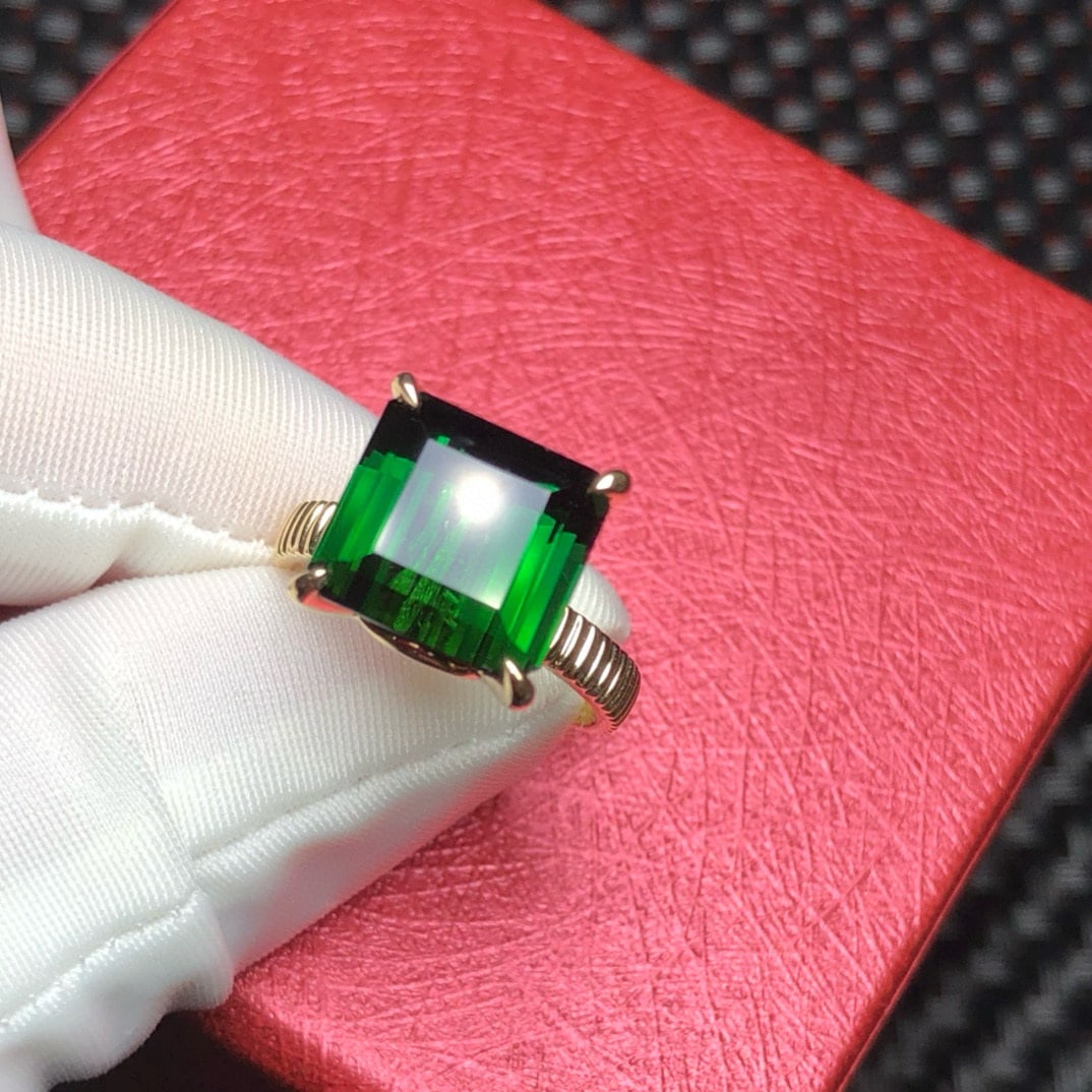 14k Gold 7.45 Ct Natural Tourmaline & Diamond Ring: Ref:230938408 // gold content:14k gold // ring size:7. 25us // // main gemstone:tourmaline // shape:octagonal // carat weight:7. 45ct // color:green // treatment:natural // // adjacent gemstone 2