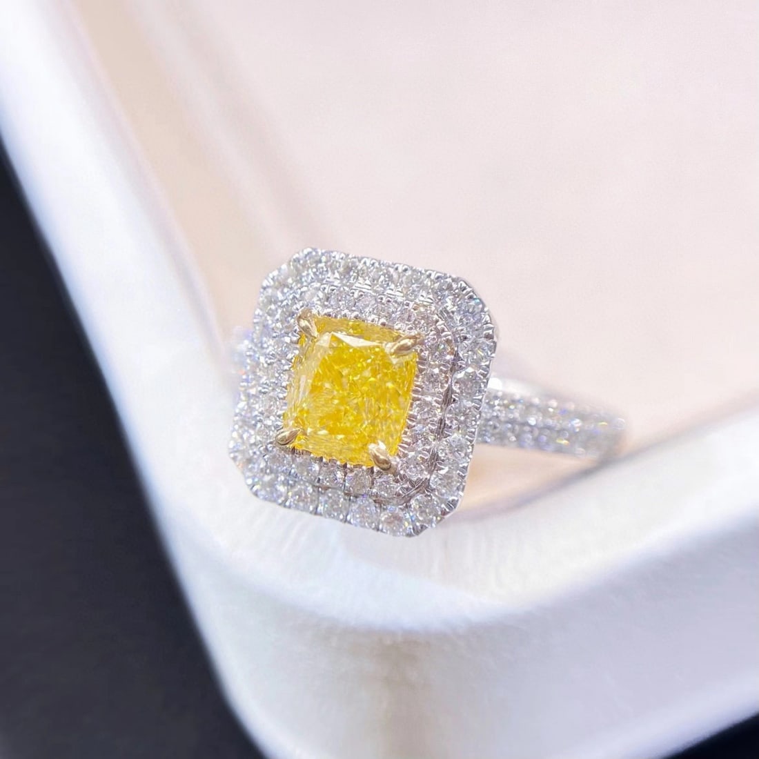 Gia Certified 14k Gold 1.47 Ctw Natural Yellow Diamond & Diamond Ring - 2