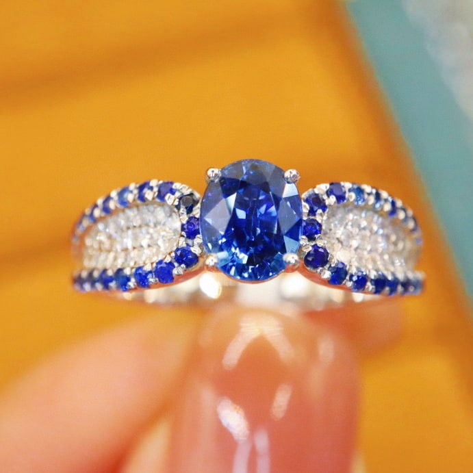 14k Gold 1.14 Ctw Natural Sapphire & Diamond Ring: Ref:230938420 // gold content:14k gold // ring size:7. 25us // // main gemstone:sapphire // shape:oval // carat weight:1. 0ct // color:cornflower blue // treatment:natural // // adjacent gemstone