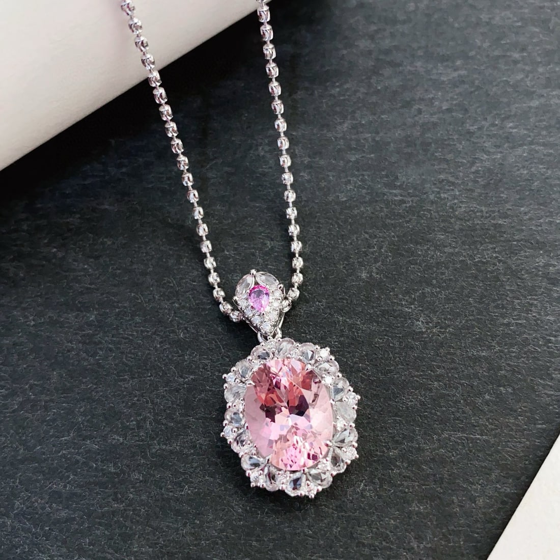 14k Gold 5.36 Ctw Natural Morganite & Sapphire Pendant( Without Chain ): Ref:230938425 // gold content:14k gold // main gemstone:morganite // shape:oval // carat weight:4. 34ct // color:cherry blossom color // treatment:natural // // adjacent gemstone 2 : sapphire // shape