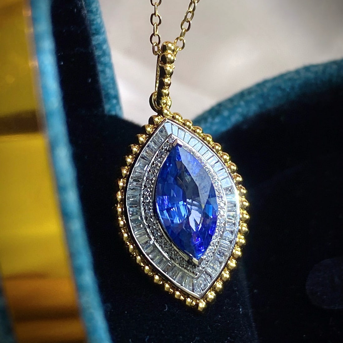 14k Gold 2.30 Ct Natural Sapphire & Diamond Pendant( Without Chain ): Ref:230938428 // gold content:14k gold // main gemstone:sapphire // shape:marquise // carat weight:2. 30ct // color:blue // treatment:natural // // adjacent gemstone 2 : diamond // number of
