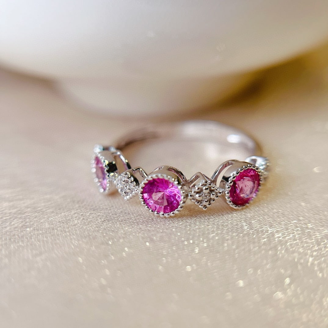 14k Gold 1.10 Ct Natural Padparadscha Sapphire & Diamond Ring: Ref:230938439 // gold content:14k gold // ring size:7. 25us // // main gemstone:padparadscha sapphire // shape:round // carat weight:1. 10ct // color:orangish pink // treatment:natural // cut