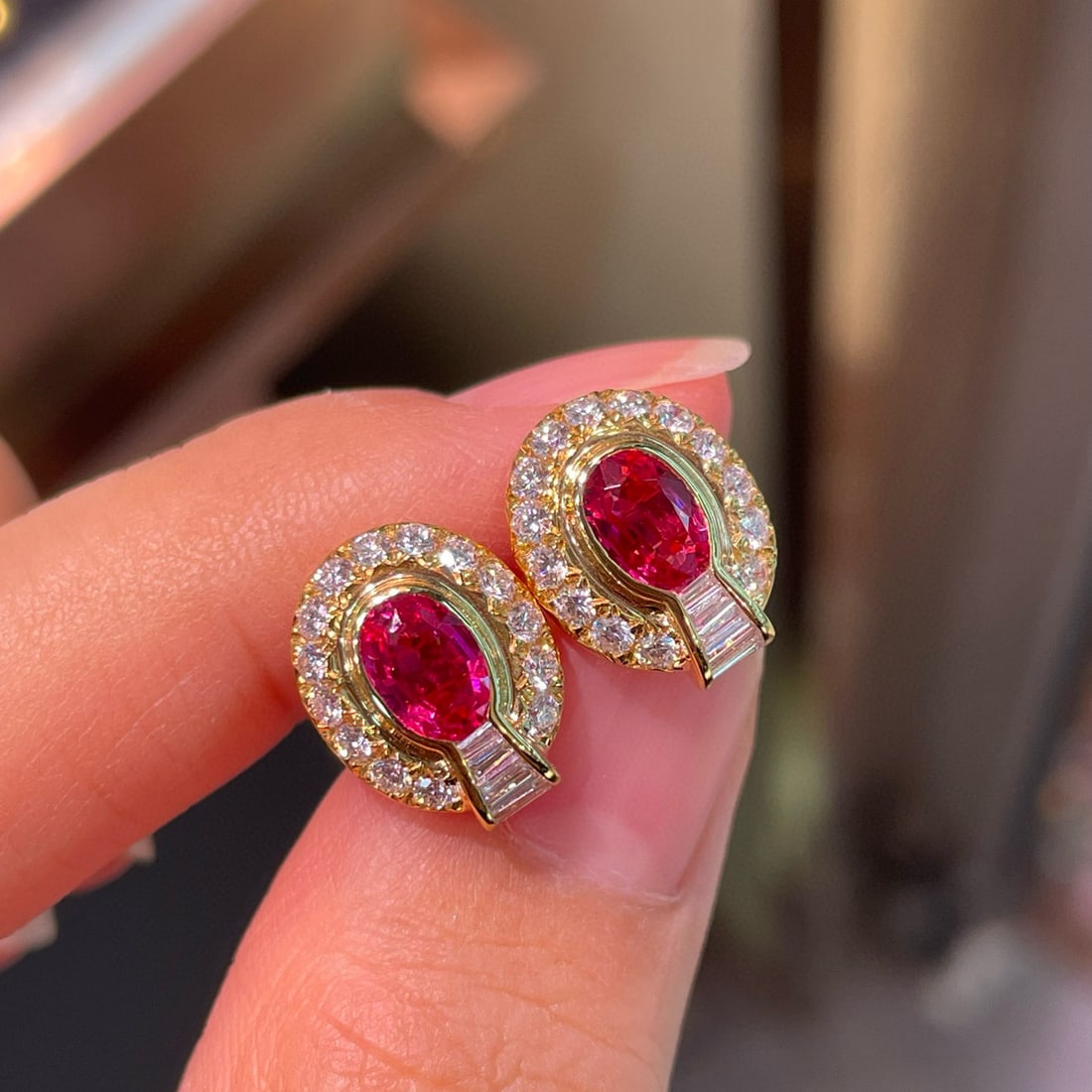 14k Gold 2.09 Ctw Natural Spinel & Diamond Earrings: Ref:230936397 // gold content:14k gold // main gemstone:spinel // shape:oval // carat weight:1. 3ct // color:red // treatment:natural // // adjacent gemstone 2 : diamond // shape:multiply // carat wei