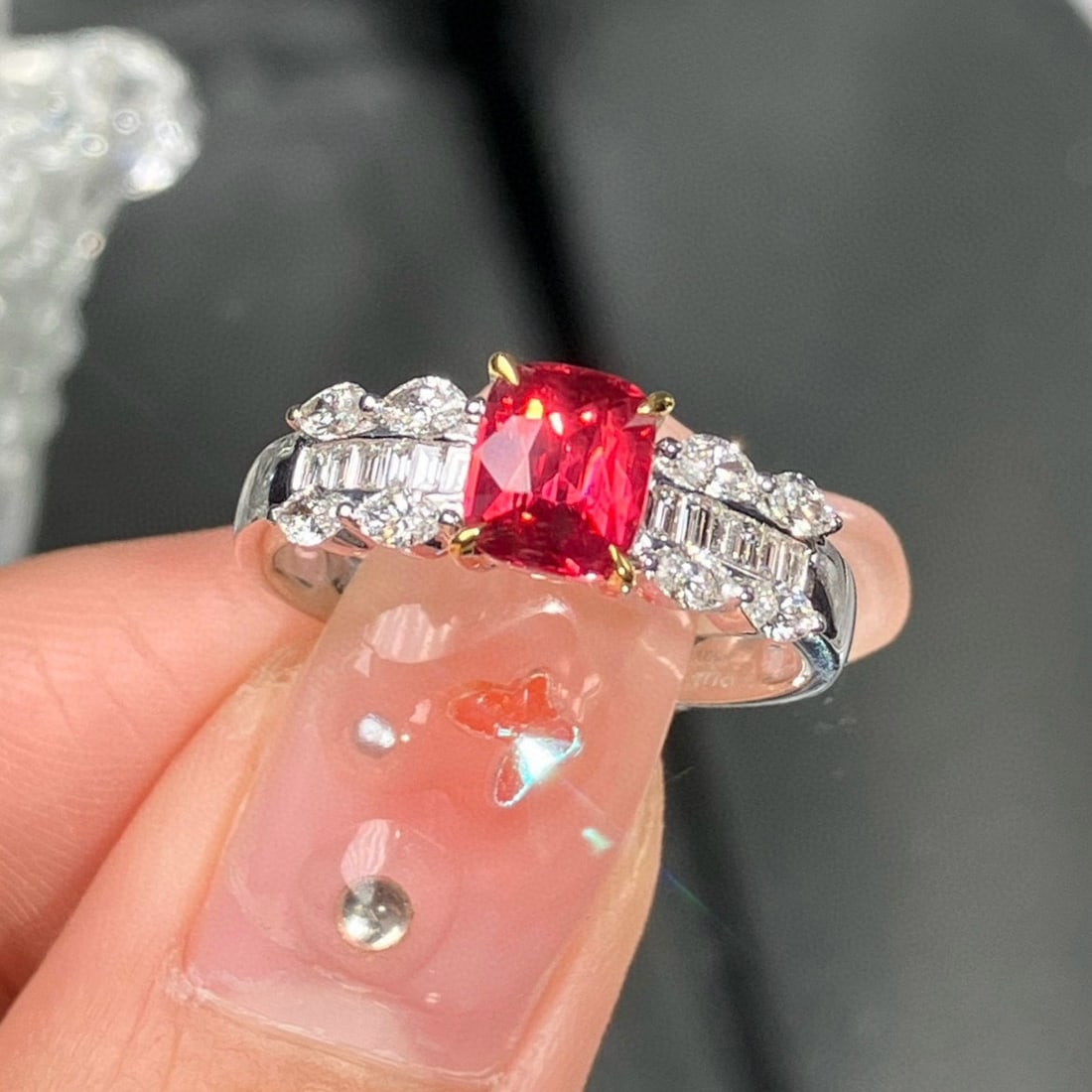 14k Gold 1.50 Ctw Natural Spinel & Diamond Ring: Ref:230942325 // gold content:14k gold // ring size:7. 25us // // main gemstone:spinel // shape:cushion // carat weight:1. 03ct // color:lotus color // treatment:natural // // adjacent gemstone 2 : di